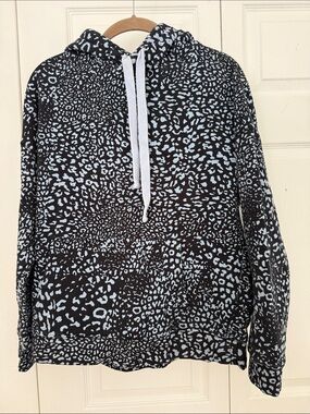 IVL Collective Black & Light Blue Leopard-Print Pullover Hoodie size S Soft